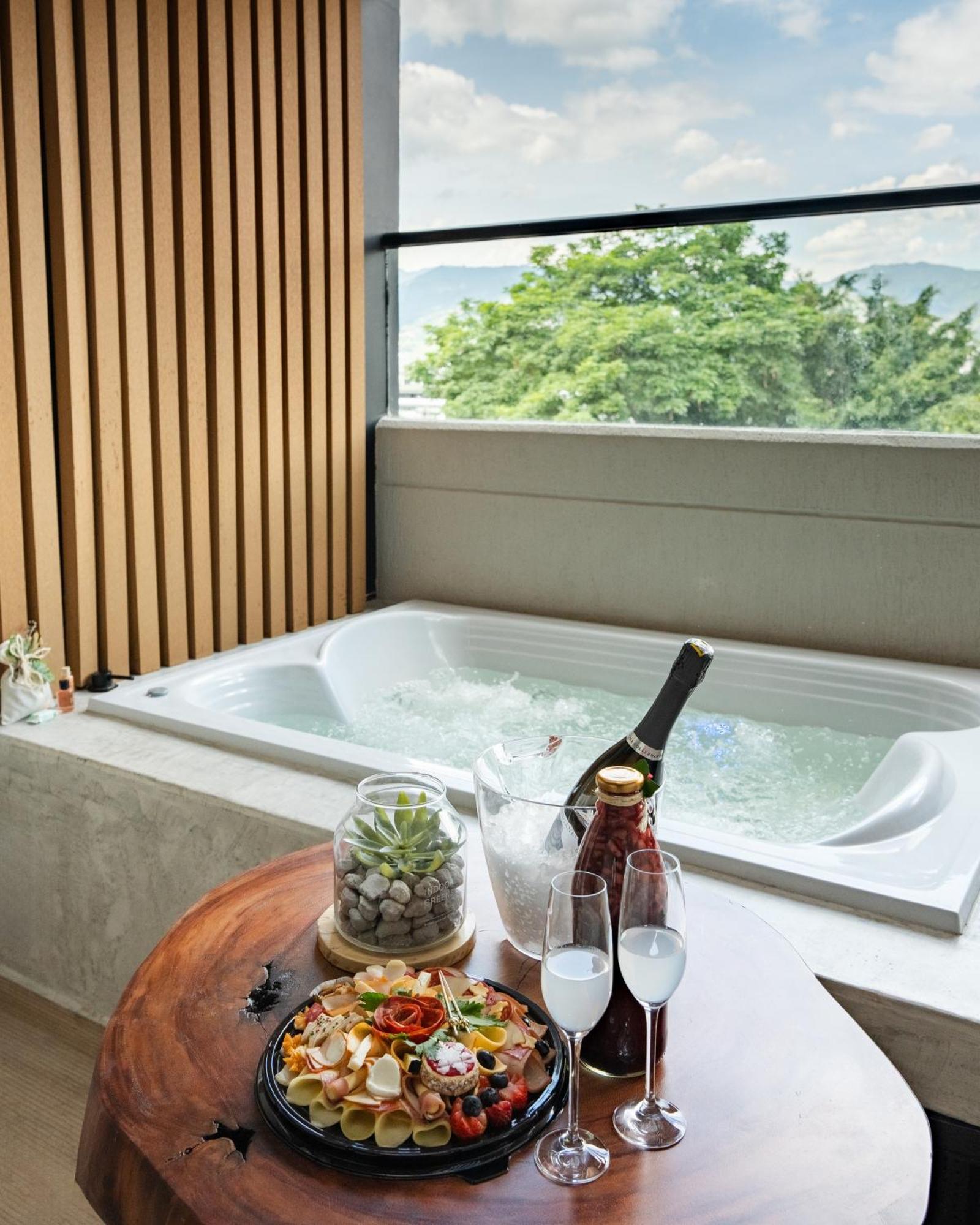 Nakua Stay & Work Medellin Ngoại thất bức ảnh